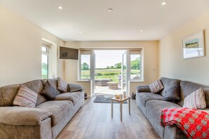 TV, fireplace - 3 Bed in Talwrn (oc-bow229) (Ysgubor Hen)