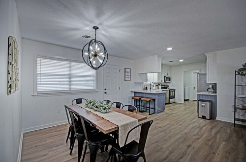 Stylish Comfort Near Jackson