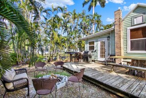 Outdoor dining - Rustic Coastal Escape| Pool | Fire Pit (Bradenton)