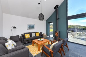 TV - 4 Bed in Aberdaron (oc-fronge) (Aberdaron)