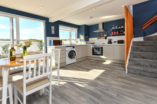 1 Bed in Pwllheli (oc-7marin)