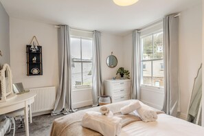 Iron/ironing board, free WiFi, bed sheets - 1 Bed in Looe (oc-terry) (Looe)