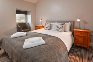 Silitysrauta/-lauta, ilmainen Wi-Fi, vuodevaatteet