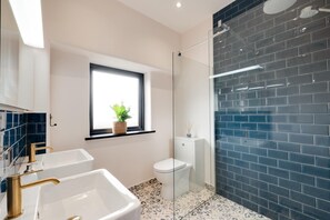 Hair dryer, towels - 1 Bed in Caernarfon (oc-bow270) (Penygroes)