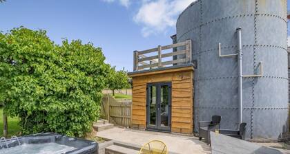 1 Bed in Aberaeron (oc-bow300)