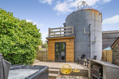 1 Bed in Aberaeron (oc-bow300)