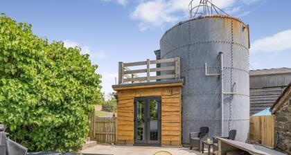 1 Bed in Aberaeron (oc-bow300)