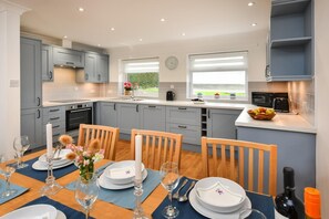 Dining - 2 Bed in Abersoch (oc-147cae) (Abersoch)