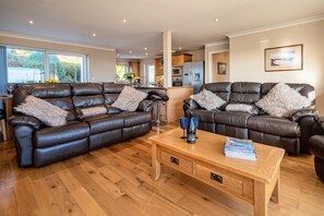 TV - 5 Bed in Abersoch (oc-colalt) (Abersoch)