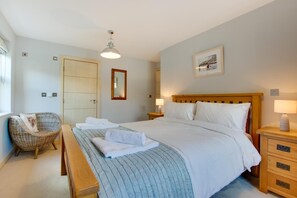Iron/ironing board, free WiFi, bed sheets - 2 Bed in Looe (oc-6creek) (Looe)