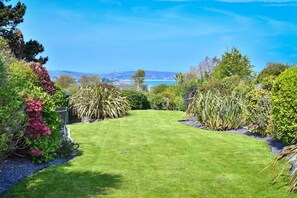 Property grounds - 4 Bed in Bwlchtocyn (oc-pengar) (Bwlchtocyn)