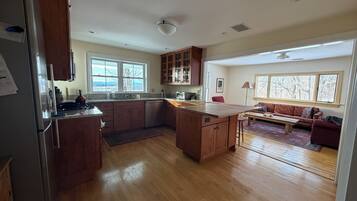 Micro-ondes, four, plaque de cuisson, lave-vaisselle