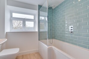 Hair dryer, towels - 3 Bed in Fowey (oc-1cobbs) (Fowey)