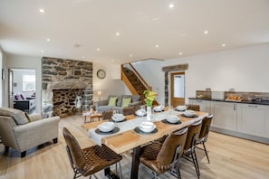 Dining - 4 Bed in Rhoshirwaun (oc-bow324) (Rhoshirwaun)