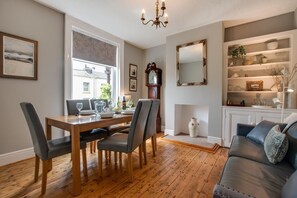Dining - 3 Bed in Scarborough (oc-s113) (Scarborough)