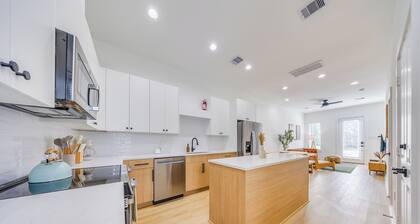 Modern Retreat • Private Pergola • Pool • Fire Pit