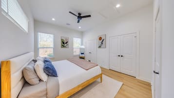 Strykejern/-brett, wi-fi og sengetøy