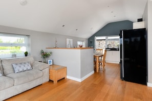 TV - 2 Bed in Abersoch (oc-barnpl) (Abersoch)