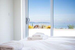 2 bedrooms, iron/ironing board, free WiFi, bed sheets - 2 Bed in Brixham (oc-bh053) (Brixham)
