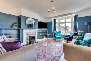TV - 4 Bed in Looe (oc-lamor) (Looe)