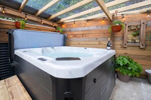 Bain à remous extérieur