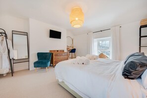 2 bedrooms, iron/ironing board, travel crib, free WiFi