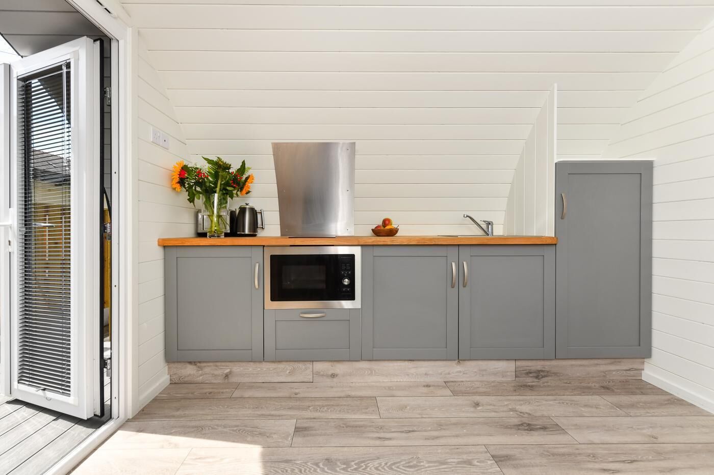 Microwave, oven, cookware/dishes/utensils