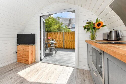 1 Bed in Abersoch (oc-thepod)