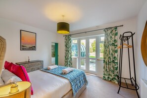Fer et planche à repasser, lit de bébé portatif, accès au Wi-Fi (inclus)