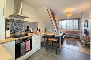 Interior - 2 Bed in Talwrn (oc-wai228) (Ysgubor Hen)