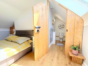 2 bedrooms, iron/ironing board, free WiFi, bed sheets - 2 Bed in Talwrn (oc-wai228) (Ysgubor Hen)