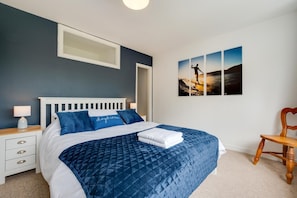 3 chambres, fer et planche à repasser, lit parapluie, Wi-Fi gratuit