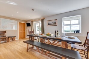 Dining - 5 Bed in Pwllheli (oc-wag710) (Botwnnog)