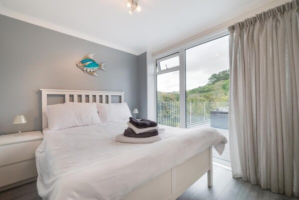 Bügeleisen/Bügelbrett, kostenloses WLAN, Bettwäsche