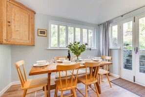 Dining - 3 Bed in Fowey (oc-litin) (Fowey)
