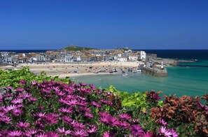 Beach - 1 Bed in St. Ives (oc-h27240) (St Ives)