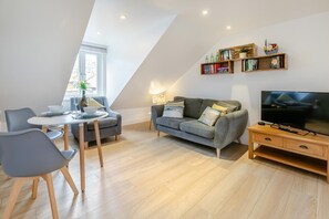 TV - 1 Bed in St. Ives (oc-h27240) (St Ives)