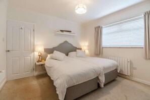 Free WiFi, bed sheets - 2 Bed in Abersoch (oc-s27221) (Abersoch)