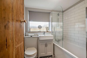 Hair dryer, towels - 3 Bed in Cromer (oc-f27291) (Cromer)
