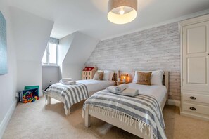 Free WiFi, bed sheets - 2 Bed in Looe (oc-t27479) (Looe)