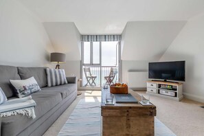 Living area - 2 Bed in Looe (oc-t27479) (Looe)