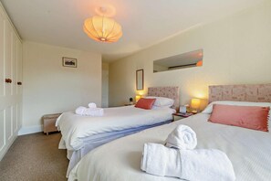Travel crib, free WiFi, bed sheets - 4 Bed in Virginstowe (oc-t27471) (Virginstowe)