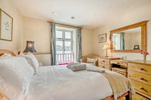 3 chambres, fer et planche à repasser, lit parapluie, Wi-Fi gratuit