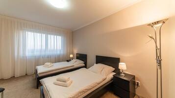 Laptopgeeigneter Arbeitsplatz, Verdunkelungsvorhänge