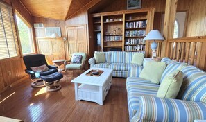 TV - DC53: K&K's On a Quiet Lane in the Heart of the Village (Ocracoke)