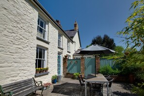 Outdoor dining - 3 Bed in Aberporth (oc-g27666) (Aberporth)