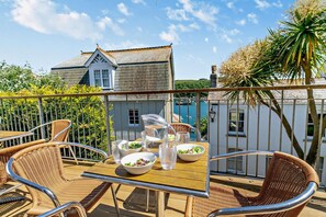 Outdoor dining - 4 Bed in Fowey (oc-h27706) (Fowey)