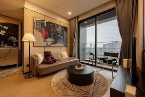 Apartamento empresarial, 1 quarto, sacada, vista para a cidade | Frigobar, individualmente decorados, individualmente mobiliados