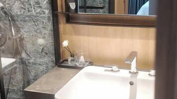 Shower, free toiletries, hair dryer, towels