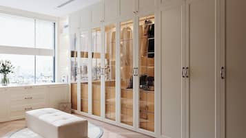 City appartement, 3 slaapkamers, balkon, uitzicht op de stad | Een minibar, individueel gedecoreerd, individueel gemeubileerd